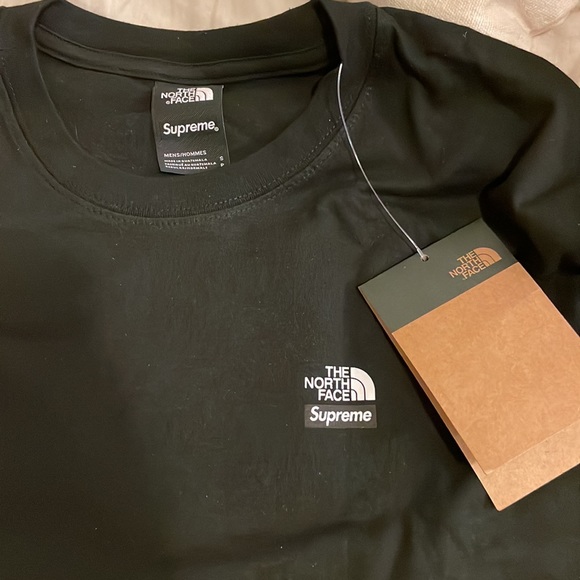 Authentic Supreme North Face T-shirt - Picture 5 of 10
